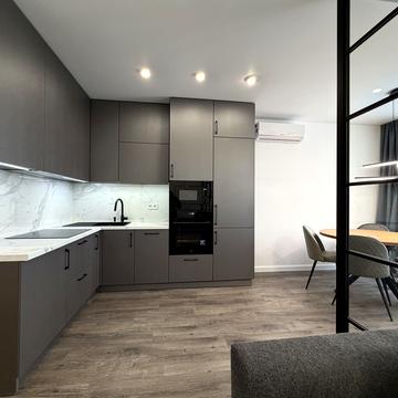 Дніпровська набережна вул., 20-Б