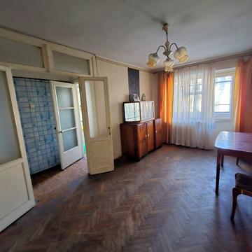 Середньофонтанська вул., 43