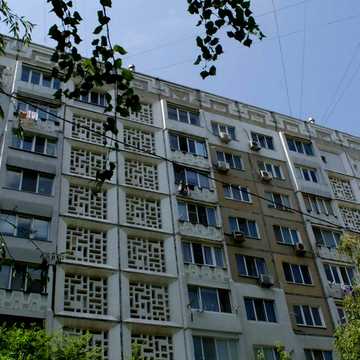 Академіка Корольова вул., 79/1