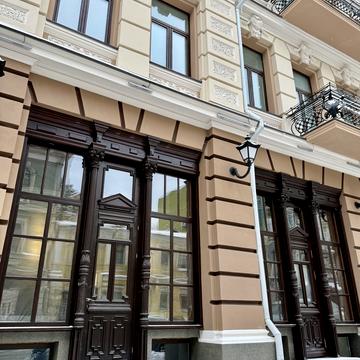 Михайлівська вул., 13