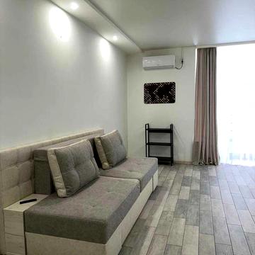 Леоніда Перфецького вул., 2а