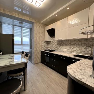 Героїв Небесної Сотні просп., 28/2