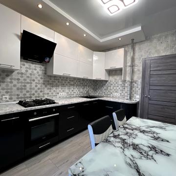 Героїв Небесної Сотні просп., 28/2