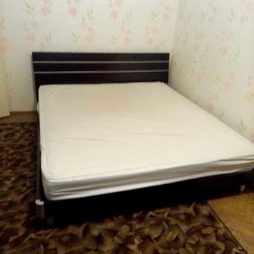 Мілютенка вул., 11