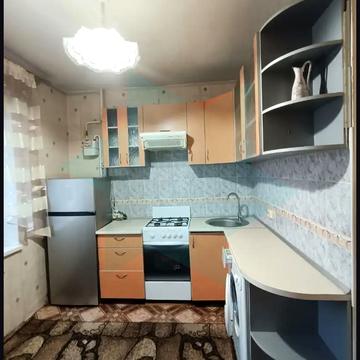 Добровольців пров., 6