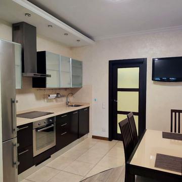 Миколи Амосова вул., 2