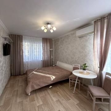 Кондрашина вул., 18