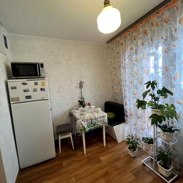 Червоної Калини просп. (Володимира Маяковського), 28