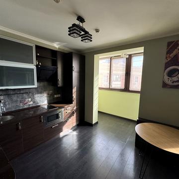 Вячеслава Чорновола вул., 27