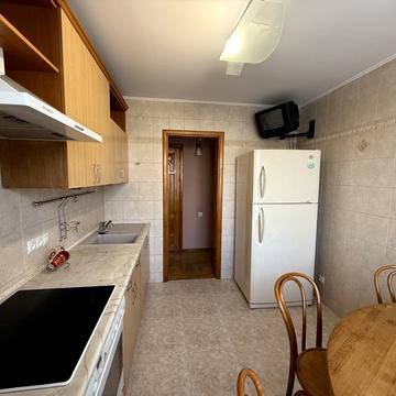 Валерія Лобановського просп. (Червонозоряний), 18