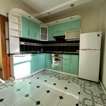 Анни Ахматової вул., 15