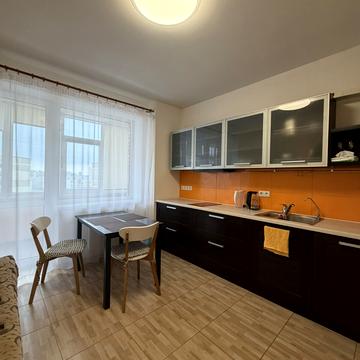 Ревуцького вул., 9