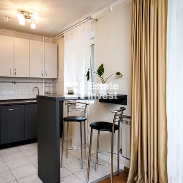 Набережно-Хрещатицька вул., 3-А