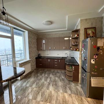 Михайлівська вул., (Будинок 1)