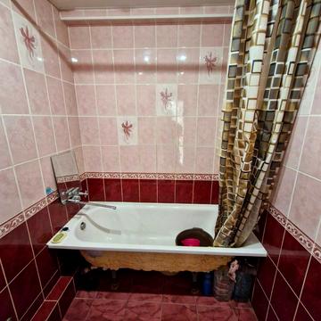 Університетський просп. (Гагаріна), 27