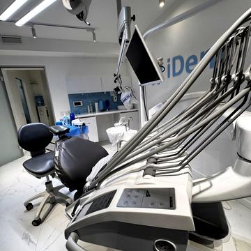 Амосова вул., 60