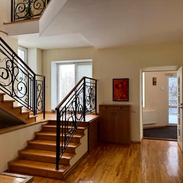 Подільська вул., 26Б