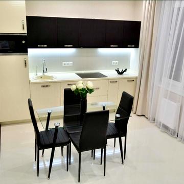 Вячеслава Чорновола вул., 27