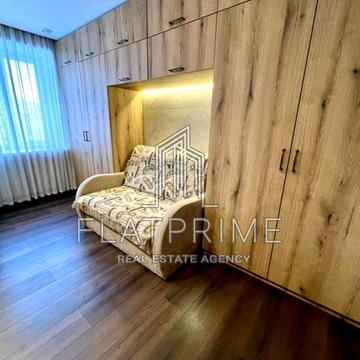 Володимира Івасюка просп. (Героїв Сталінграду), 9