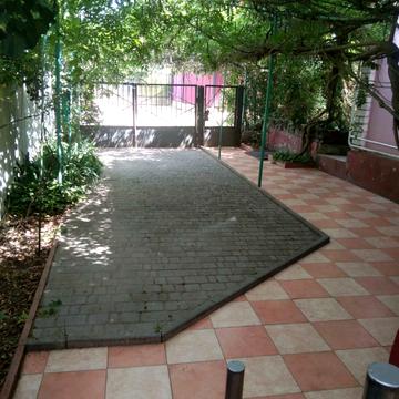 причальна, 1