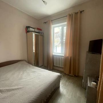 Золочівська вул.