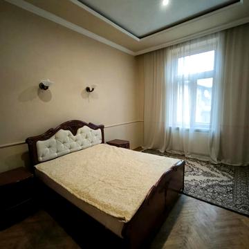 Миколи Леонтовича вул., 5