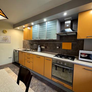 Науки просп., 18