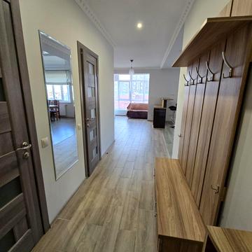 Бельведерська вул., 35