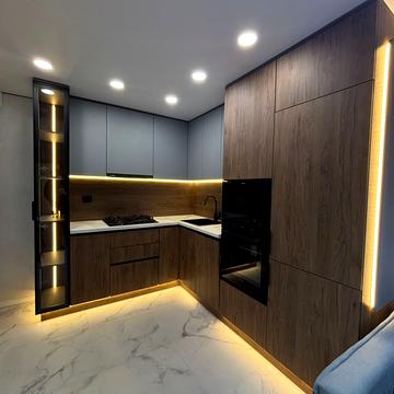 Київська вул., 8