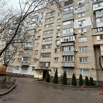 Небесної Сотні просп. (Маршала Жукова), 30