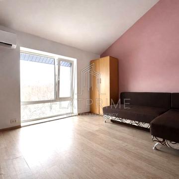 Залізнична вул., (Будинок 2)