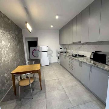 Карпатська вул., 17