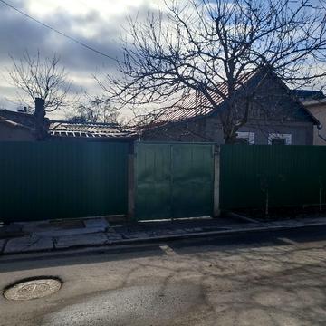 Полтавська вул.