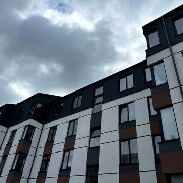 Петра Сагайдачного вул., 32