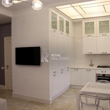 Заньковецької вул., 8