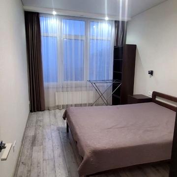 Літературна вул., 8