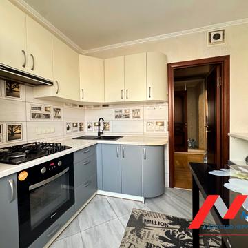 Зої Гайдай вул., 3