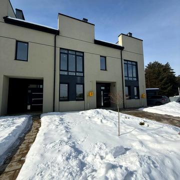 Коновальця, 40