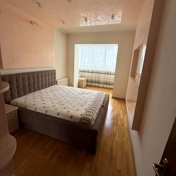 Чубинського вул., 4