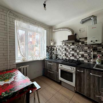 Зарічанська вул., 2