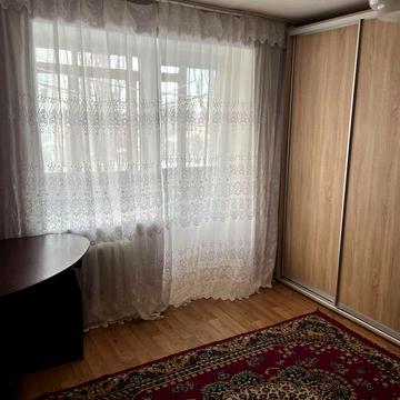 Петропавлівська вул., 13/8