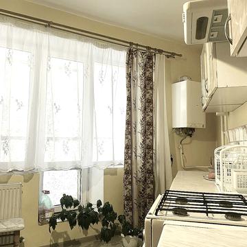 Володимира Івасюка вул., 50б