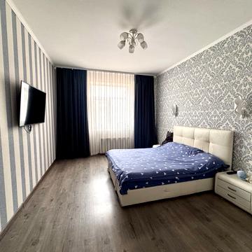 Добровольців вул. (Маршала Говорова), 8