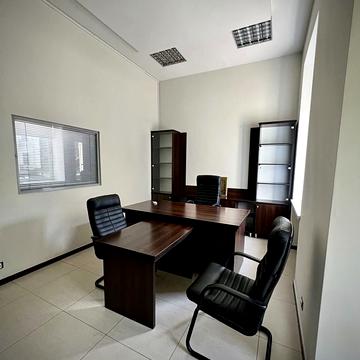 Шота Руставелі вул., 1