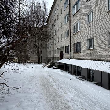 Довженка вул., 47