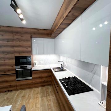 Набережна Перемоги вул., 42