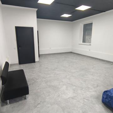 Миру вул., 29б