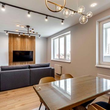 Свободи вул. (Леніна), 1-А