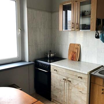 Академіка Сахарова вул., 42