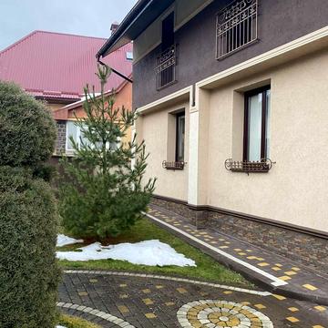 Тиха вул., 16